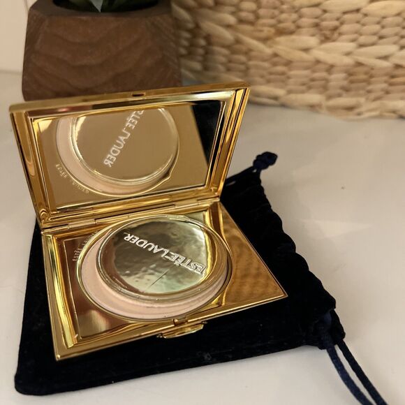 Estee Lauder DEAR SANTA LETTER Lucidity Powder Compact New 06 Transparent - Picture 3 of 5